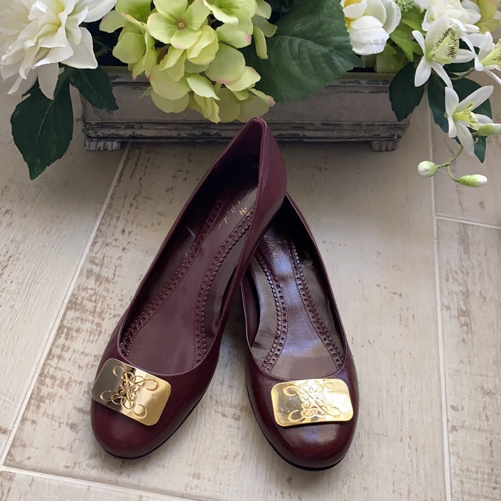 BROOKS BROTHERS Italian Leather Slip On Ballet Flats with Gold Medallion Logo
